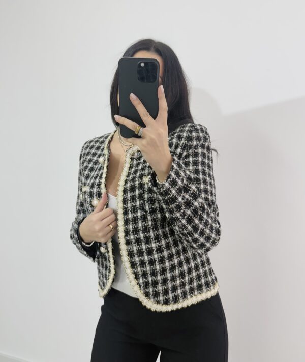 GIACCA IN TWEED CON PERLE - immagine 2