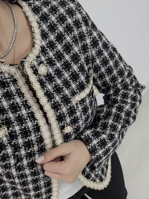 GIACCA IN TWEED CON PERLE - immagine 3