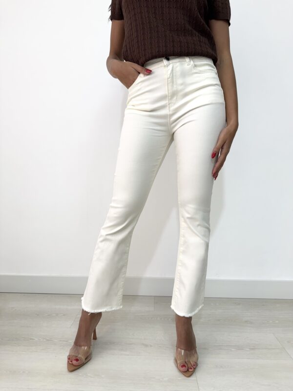 JEANS FLARE PANNA - immagine 2