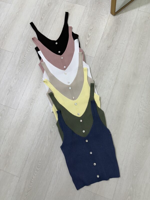 TOP A COSTINE CON BOTTONCINI