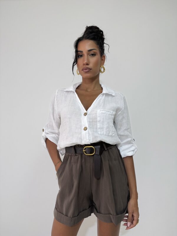 SHORTS CON CINTURA