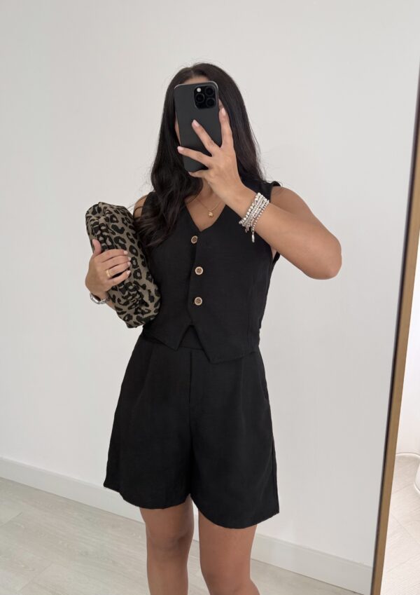COORDINATO GILET E SHORTS - immagine 9