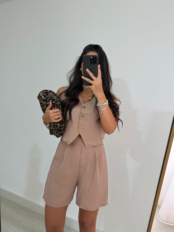 COORDINATO GILET E SHORTS - immagine 3