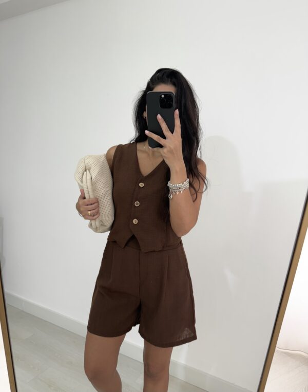 COORDINATO GILET E SHORTS