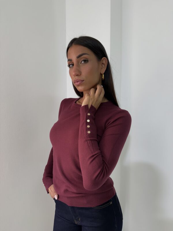 MAGLIA CON BOTTONCINI