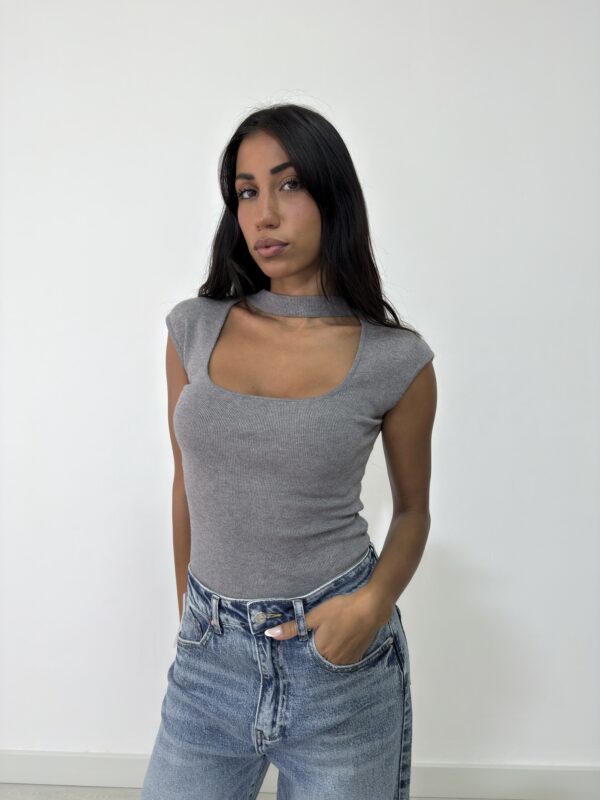 MAGLIA A COSTE CON SCOLLO OVALE - immagine 4