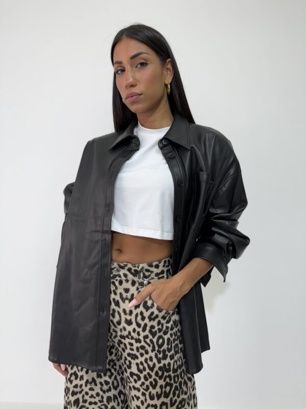CAMICIA OVERSIZE IN SIMIL PELLE