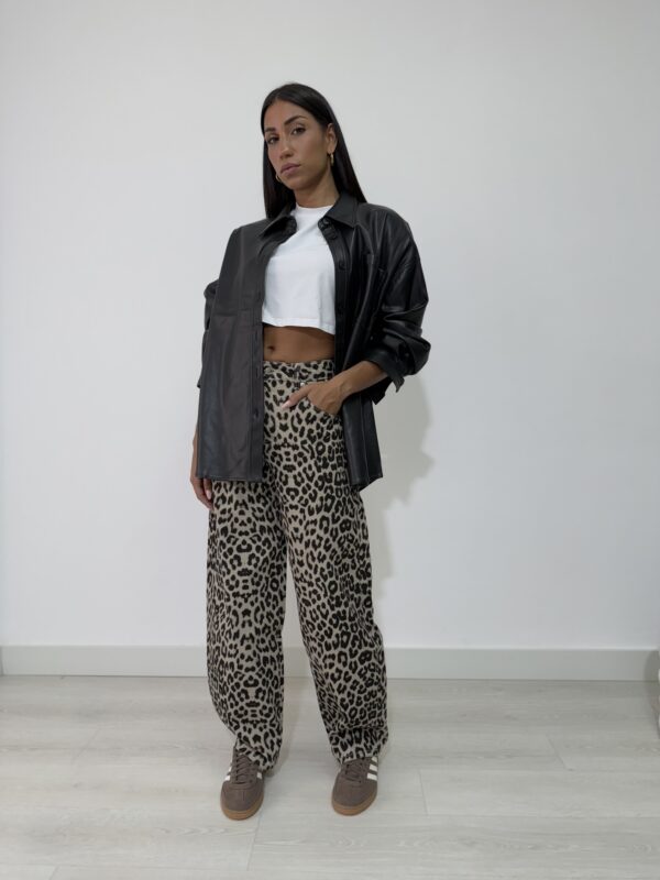 CAMICIA OVERSIZE IN SIMIL PELLE - immagine 2